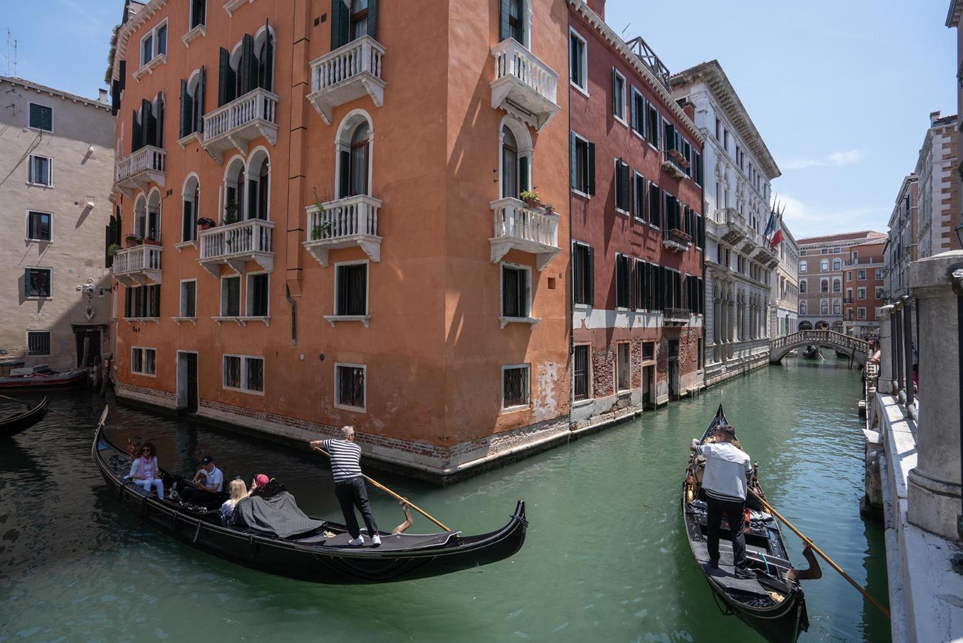 Отель Residenza San Marco " La Padrona" Венеция Экстерьер фото
