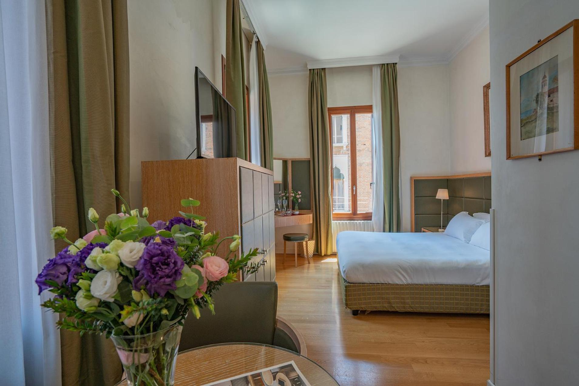 Отель Residenza San Marco " La Padrona" Венеция Экстерьер фото