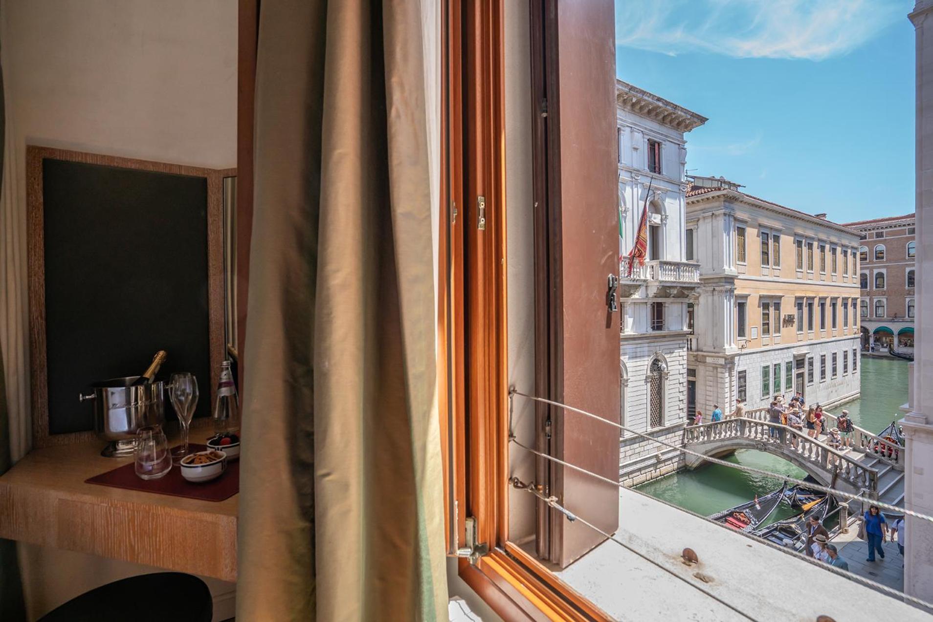 Отель Residenza San Marco " La Padrona" Венеция Экстерьер фото